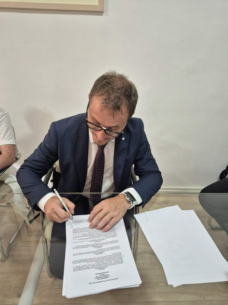 Contratti: Cgil Cisl Uil, “Su rinnovo Ficei piena soddisfazione” Un contratto che garantisce ai lavoratori più salario e più diritti 2 Contratti: Cgil Cisl Uil, “Su rinnovo Ficei piena soddisfazione” Un contratto che garantisce ai lavoratori più salario e più diritti | Cisl Fp | Funzione Pubblica
