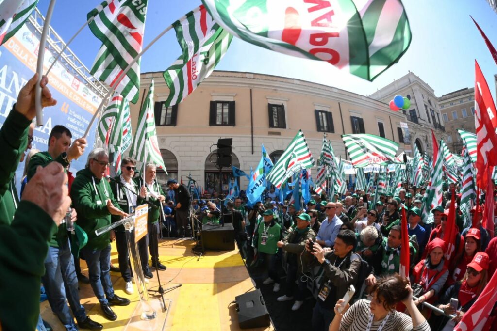 Sanità Privata e RSA. Fp Cgil, Cisl Fp e Uil Fpl: “Straordinaria partecipazione in Piazza Santi Apostoli. 300mila operatori chiedono risposte da AIOP e ARIS" 2 Sanità Privata e RSA. Fp Cgil, Cisl Fp e Uil Fpl: “Straordinaria partecipazione in Piazza Santi Apostoli. 300mila operatori chiedono risposte da AIOP e ARIS" | Cisl Fp | Funzione Pubblica
